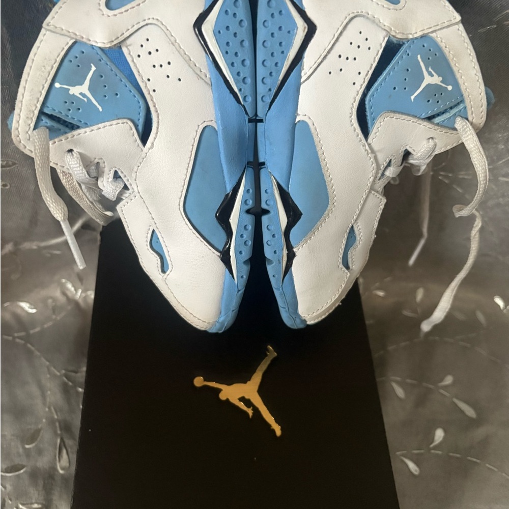 Toddler's Jordan True Flight White/University Blue-Black .Used size 9c